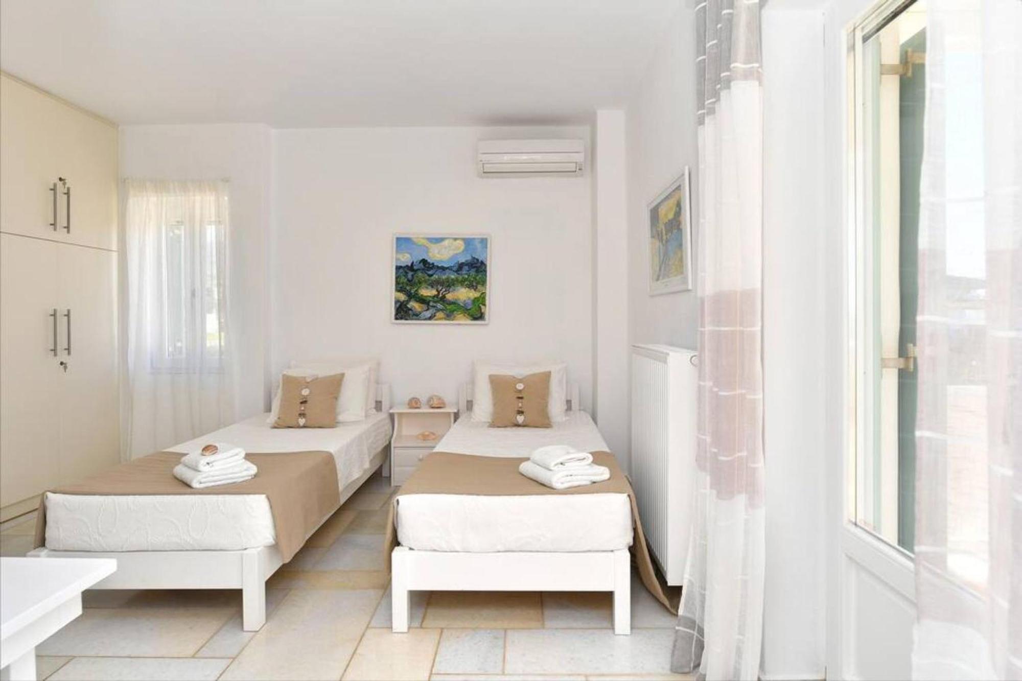 Villa Dionysos In Aliki Bagian luar foto