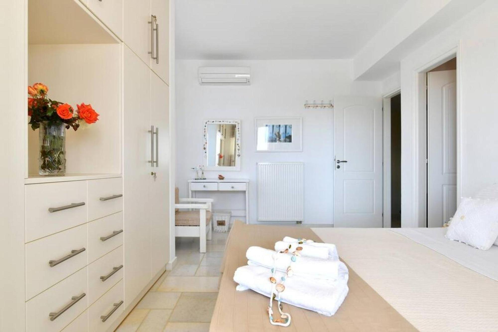 Villa Dionysos In Aliki Bagian luar foto