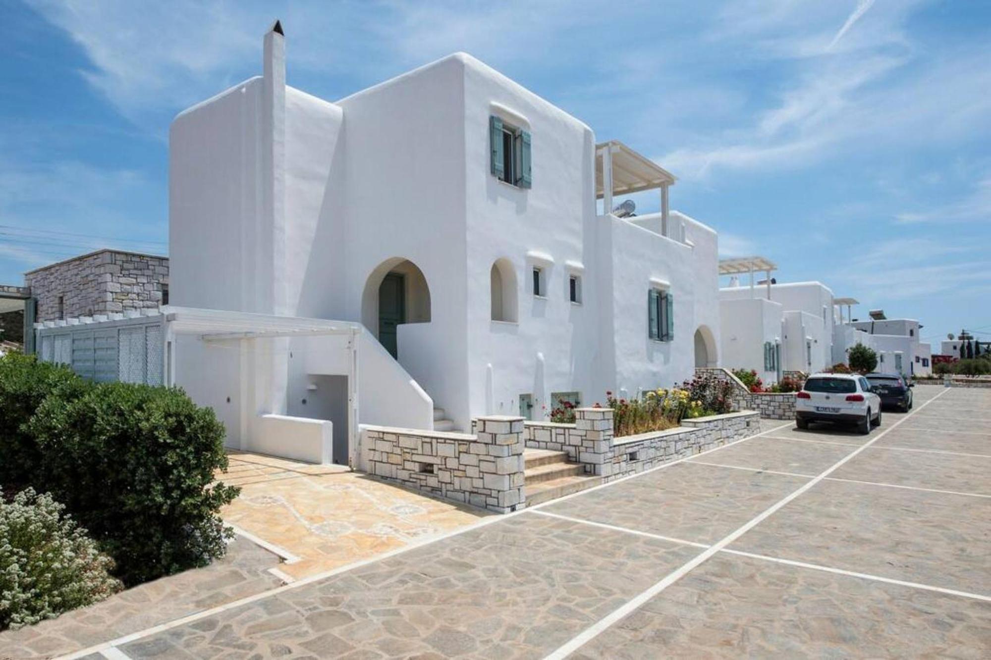 Villa Dionysos In Aliki Bagian luar foto